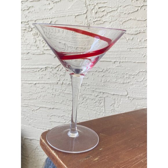 Pier One Cosmopolitan Red Swirl Line Martini Glass 7” Handblown 8 oz Retired - Picture 11 of 16